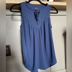 Gap front tie tank top